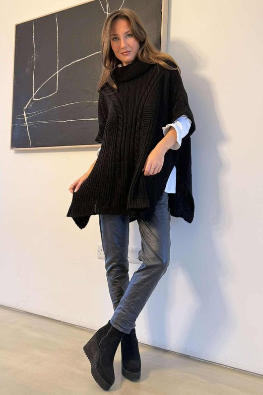 Edie V Cable Cowl Knit Black -